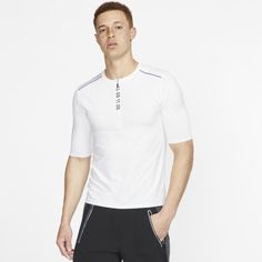 Мужская беговая футболка с коротким рукавом и молнией на половину длины Nike Tech Pack
