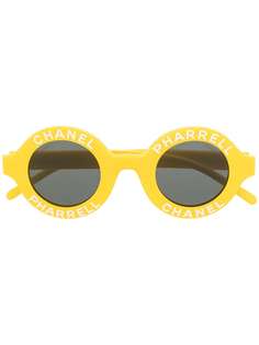 Chanel Pre-Owned солнцезащитные очки Pharell в круглой оправе с логотипом CC