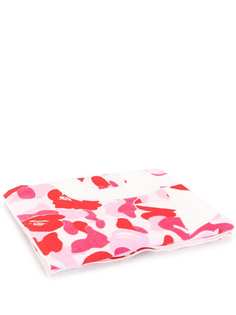 A BATHING APE® полотенце с камуфляжным принтом