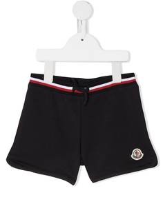 Moncler Enfant спортивные шорты с вышитым логотипом