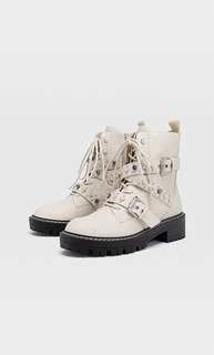 Stradivarius Ботинки На Низком Каблуке, Со Шнуровкой И Искусственным Жемчугом Женская Коллекция Розовато-Бежевый 35