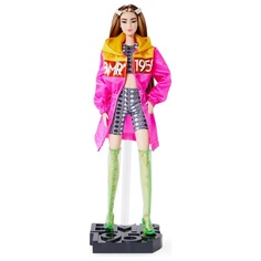 Кукла Mattel Barbie в розовом плаще GNC47