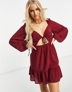 Бордовое прозрачное приталенное платье в клетку с вырезами Missguided-Красный