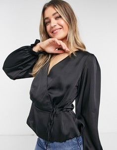 Черная атласная блузка с запахом и объемными рукавами New Look-Черный цвет