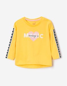 Жёлтый лонгслив oversize с принтом Mommy is magic для малышки Gloria Jeans