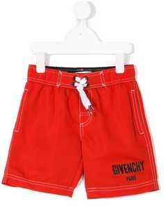 Givenchy Kids плавательные шорты с принтом логотипа