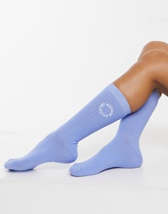 Синие носки до середины икры в рубчик с вышитым логотипом ASOS Weekend Collective-Голубой