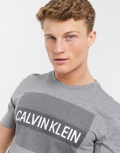 Серая меланжевая футболка с прямоугольным логотипом с сеткой Calvin Klein-Серый