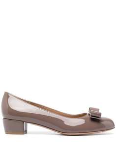 Salvatore Ferragamo туфли-лодочки Vara Bow