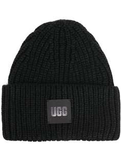 UGG шапка бини с нашивкой-логотипом