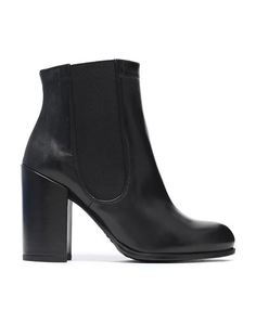 Полусапоги и высокие ботинки Stuart Weitzman