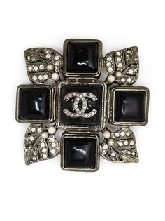 Chanel Pre-Owned брошь с логотипом CC