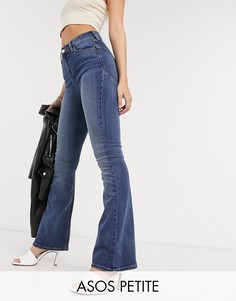 Расклешенные средне-выбеленные джинсы с моделирующим эффектом и завышенной талией ASOS DESIGN Petite Hourglass-Голубой