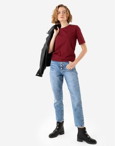 Бордовая базовая футболка женская Gloria Jeans