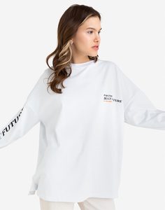 Белый лонгслив oversize с надписями Gloria Jeans