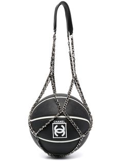 Chanel Pre-Owned баскетбольный мяч 2010-го года с логотипом CC