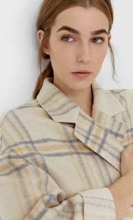 Stradivarius Пальто Из Трикотажа В Клетку Женская Коллекция Ванильный L