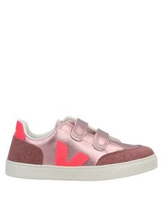 Низкие кеды и кроссовки Veja