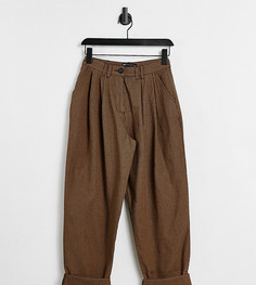 Широкие зауженные книзу брюки со складками спереди светло-коричневого цвета в гусиную лапку ASOS DESIGN Petite-Коричневый цвет