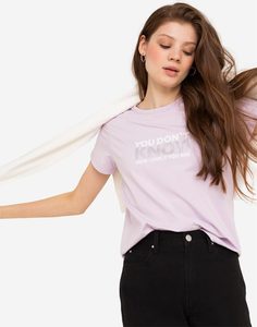 Лиловая футболка с надписью и стразами Gloria Jeans