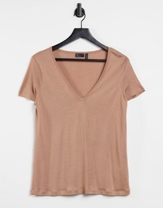 Свободная футболка светло-коричневого цвета с V-образным вырезом ASOS DESIGN-Коричневый цвет