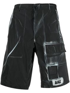 C.P. Company шорты карго с принтом