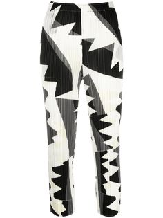 Pleats Please Issey Miyake укороченные брюки с абстрактным принтом