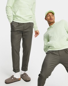 Зауженные книзу брюки из саржи цвета хаки с отворотами ASOS DESIGN-Зеленый цвет
