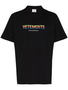 VETEMENTS футболка Think Differently с логотипом