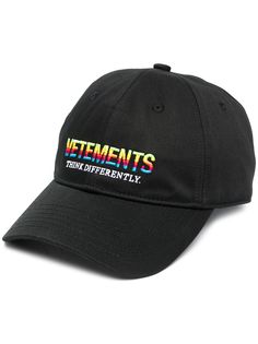 VETEMENTS бейсболка с вышивкой