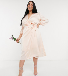Светло-розовое атласное платье миди подружки невесты с запахом спереди и длинными рукавами TFNC Plus-Белый