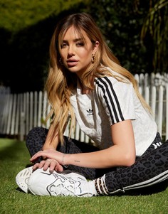 Белая короткая футболка с принтом "Leopard Luxe" adidas Originals-Белый