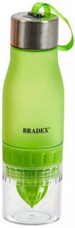 Бутылка для воды Bradex SF 0520 с соковыжималкой, 0,6 л, салатовая