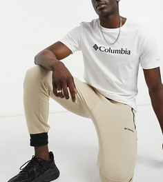 Бежевые джоггеры Columbia Freemont – эксклюзивно для ASOS-Белый