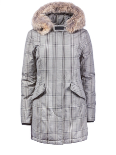 Пуховик приталенного силуэта Woolrich