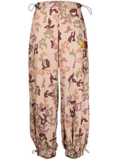 The Attico брюки с камуфляжным принтом