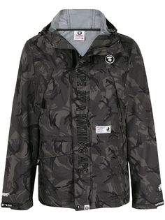 AAPE BY *A BATHING APE® пальто с капюшоном и камуфляжным принтом