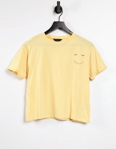 Светло-желтая футболка с надписью "just keep smiling" New Look-Желтый