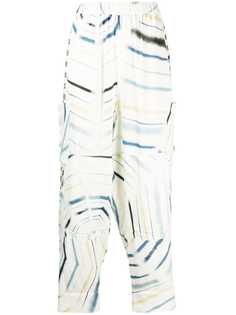 AMBUSH брюки с геометричным принтом