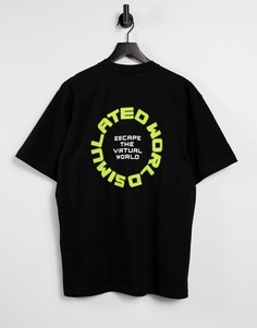 Черная футболка с принтом "Simulated World" на спине Fingercroxx-Черный цвет