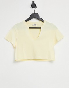 Желтая футболка с V-образным разрезом Cotton:On-Желтый
