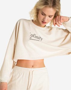 Бежевый укороченный свитшот oversize с принтом INFINITY Gloria Jeans