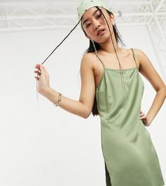 Атласное платье-комбинация мини цвета хаки в стиле 90-х с разрезом до бедра COLLUSION-Коричневый цвет