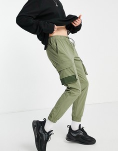 Нейлоновые брюки карго цвета хаки с манжетами Jack & Jones Intelligence-Зеленый цвет