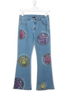 Versace Kids расклешенные джинсы с принтом Medusa