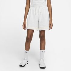 Женские баскетбольные шорты Nike Standard Issue Swoosh Fly