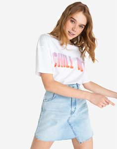 Белая укороченная футболка oversize с принтом CHILL OUT Gloria Jeans