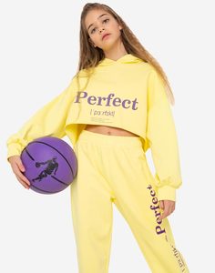 Жёлтое укороченное худи с надписью PERFECT для девочки Gloria Jeans