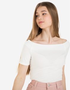 Молочная укороченная футболка с открытыми плечами Gloria Jeans