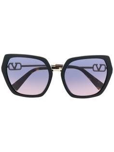 Valentino Eyewear солнцезащитные очки VA4081 в массивной оправе с логотипом VLogo